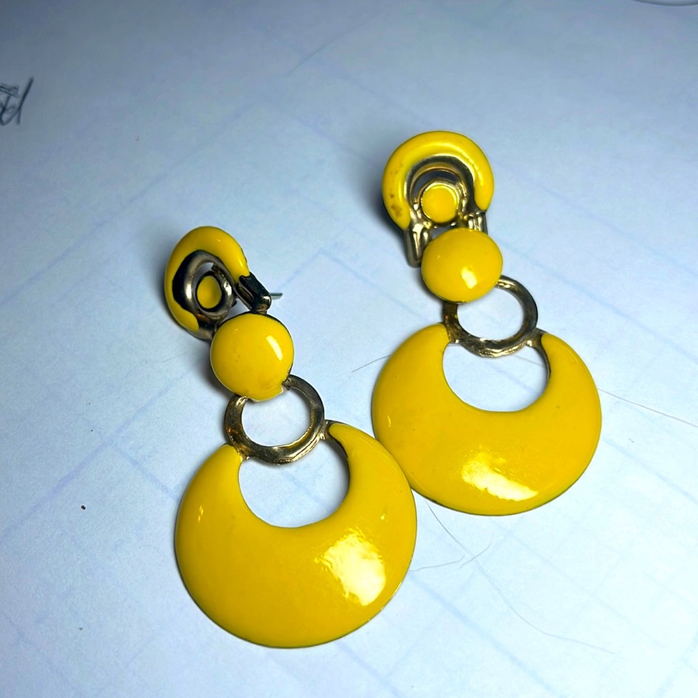 Dangle Busy yellow post hoop earrings